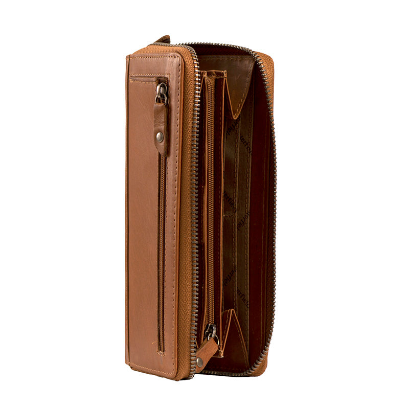 chesterfield-brand-nova-planbok-cognac-03.jpg
