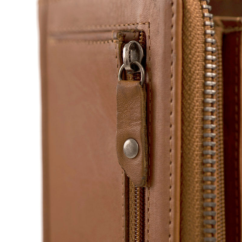 chesterfield-brand-nova-planbok-cognac-05.jpg
