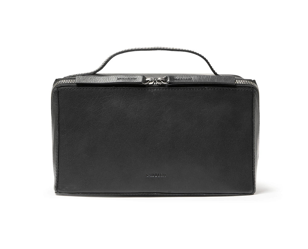 produktbild av svart necessär av modellen visten tillverkad av varumärket saddler